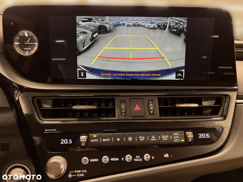 Lexus ES 300h Business Edition - 27