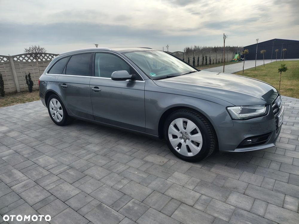 Audi A4 Avant 2.0 TDI DPF quattro S tronic Attraction - 2