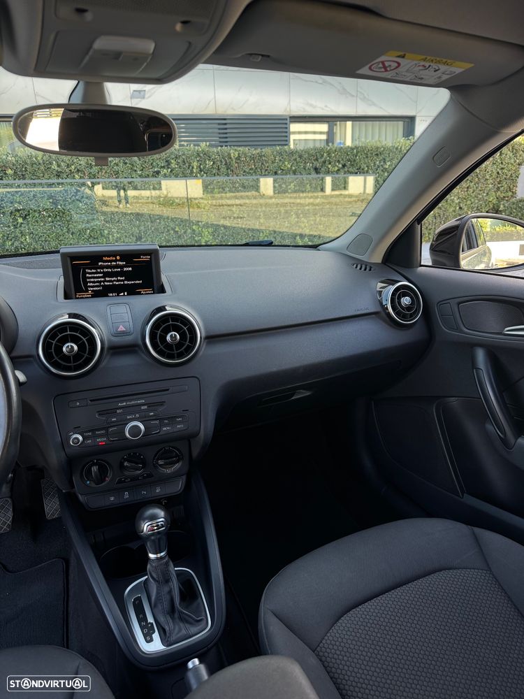 Audi A1 Sportback 1.6 TDi S-line S tronic - 9
