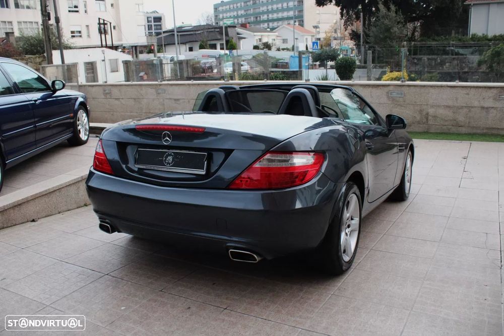 Mercedes-Benz SLK 200 (BlueEFFICIENCY) 7G-TRONIC - 5