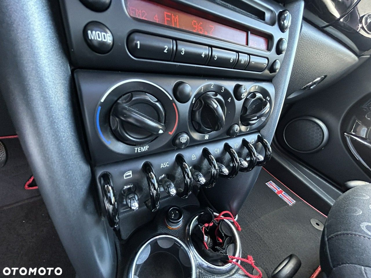 MINI ONE Seven - 11