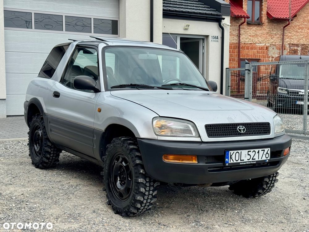 Toyota RAV4 2.0 - 8