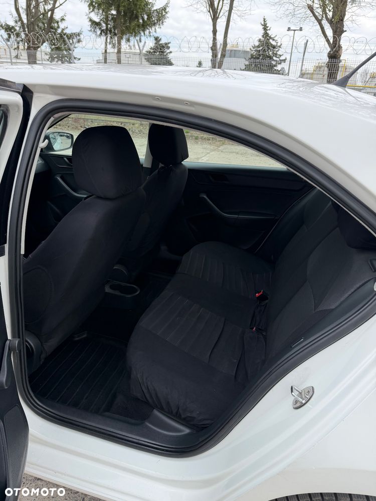 Skoda RAPID 1.2 Active Max - 9