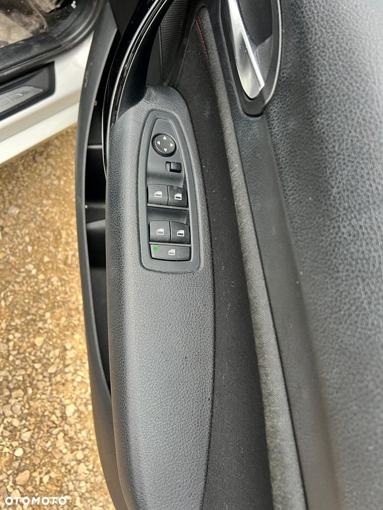 BMW Seria 1 116d EfficientDynamics Sport Line - 12