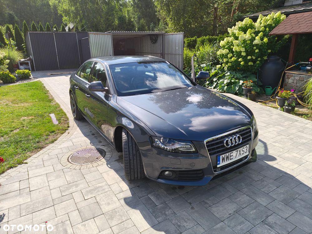 Audi A4 Limousine - 1