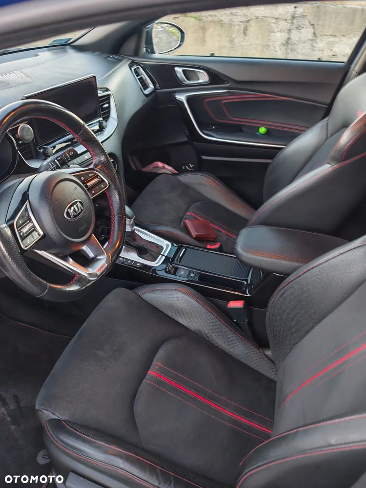 Kia ProCeed - 13