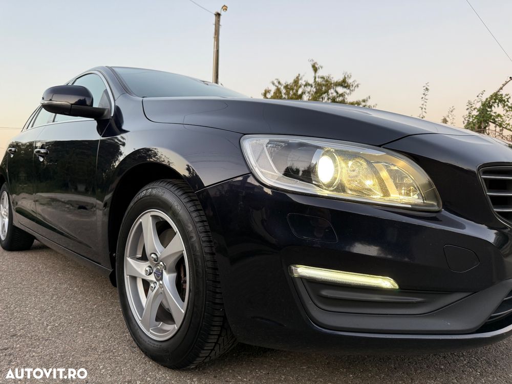 Volvo V60 D3 Momentum Pro - 28