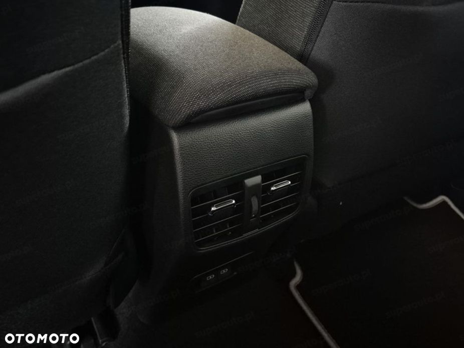 Toyota Corolla 1.8 Hybrid Style - 13