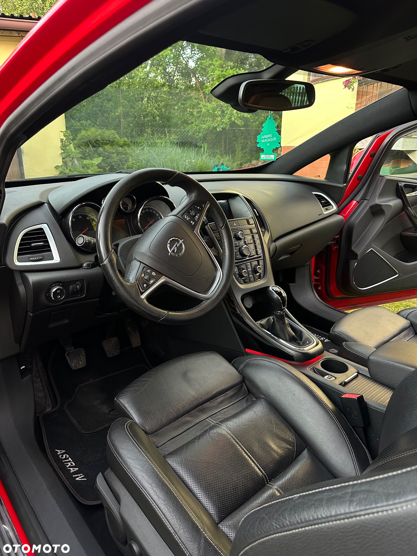 Opel Astra IV GTC 1.6 T Sport - 8