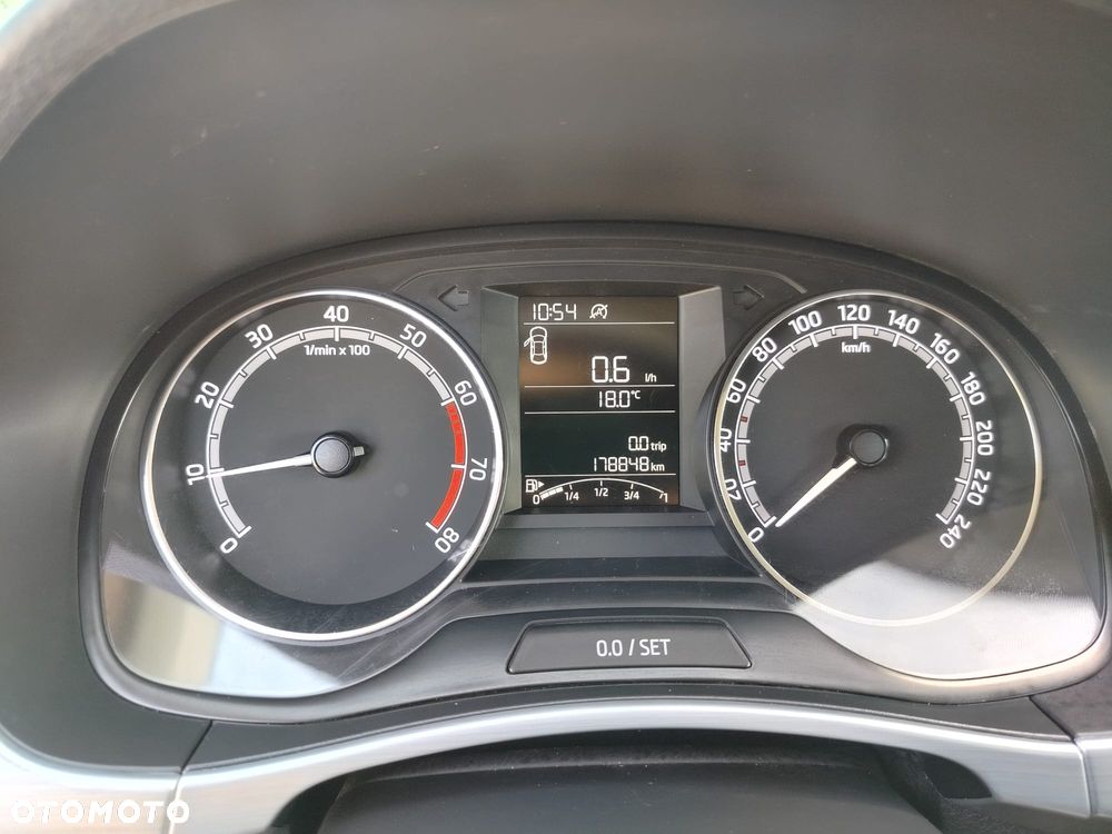 Skoda Fabia 1.0 TSI Ambition - 25