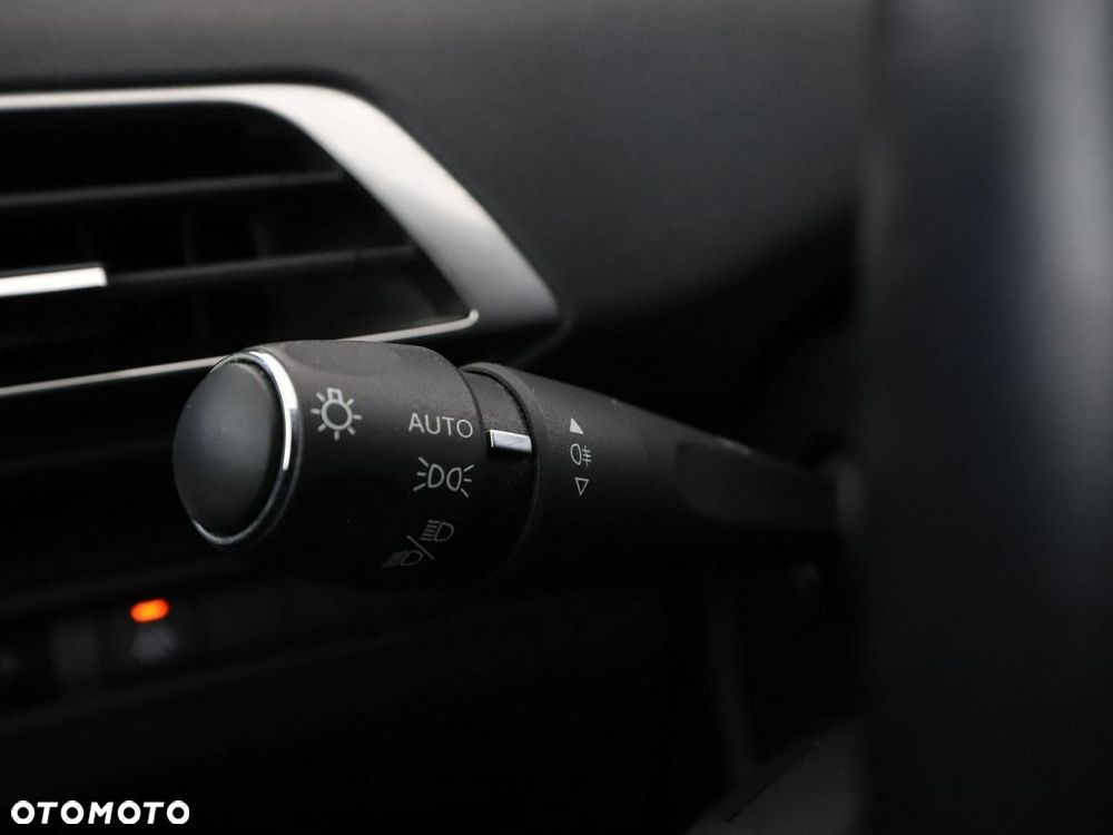Peugeot 3008 1.2 PureTech Road Trip S&S - 36