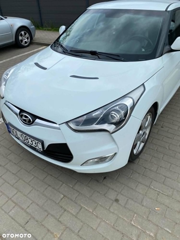 Hyundai Veloster 1.6 GDI Comfort - 12