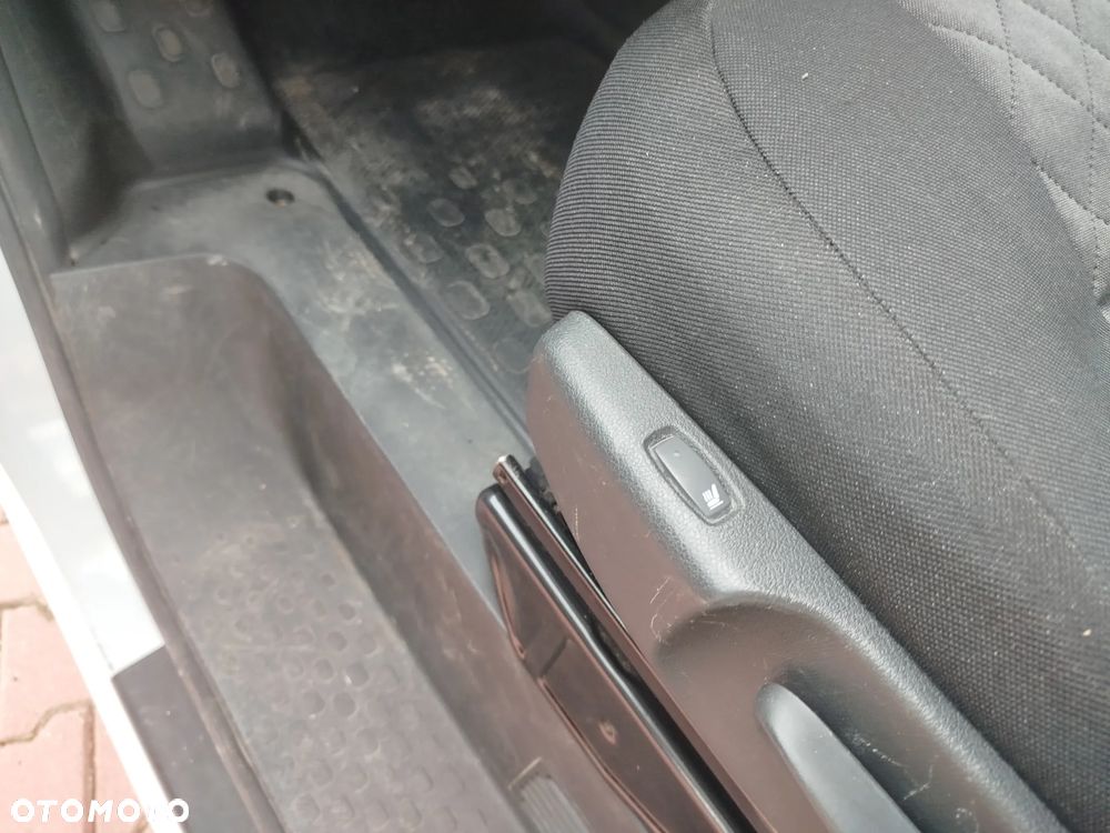 Opel Vivaro B - 16