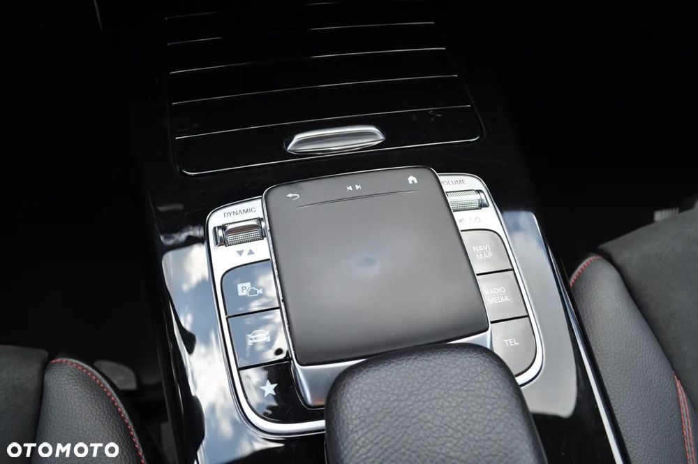 Mercedes-Benz CLA 200 AMG Line 7G-DCT - 30