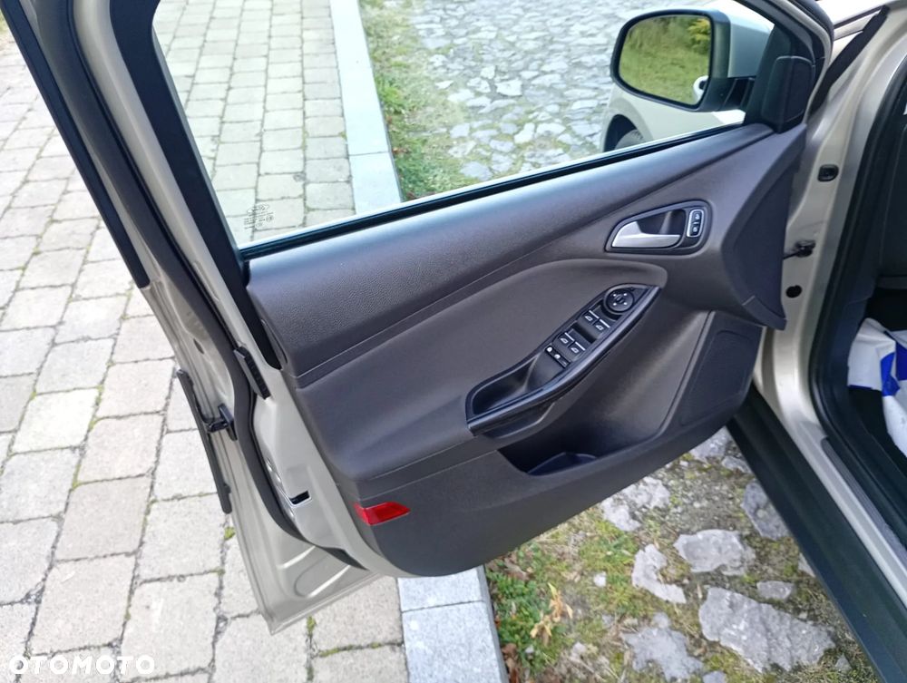 Ford Focus 1.5 EcoBoost Start-Stopp-System Titanium - 24
