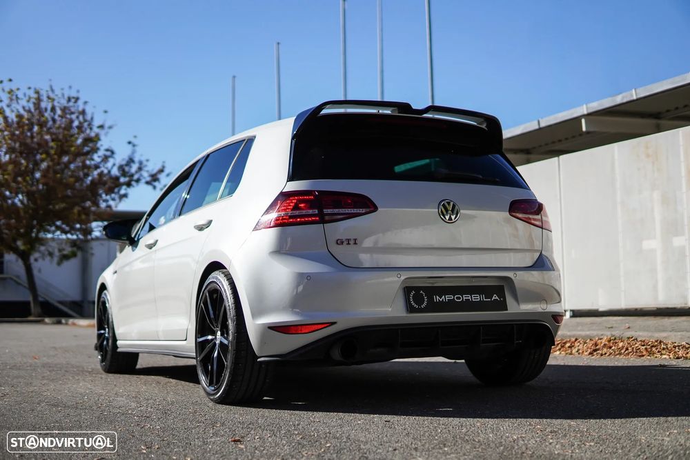 VW Golf GTI Performance BlueMotion - 17