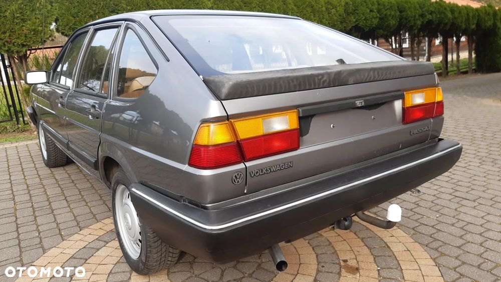 Volkswagen Passat 1.8 GL - 40