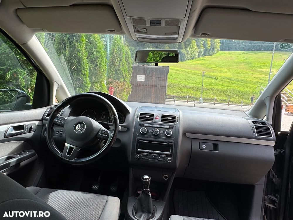 Volkswagen Touran - 5