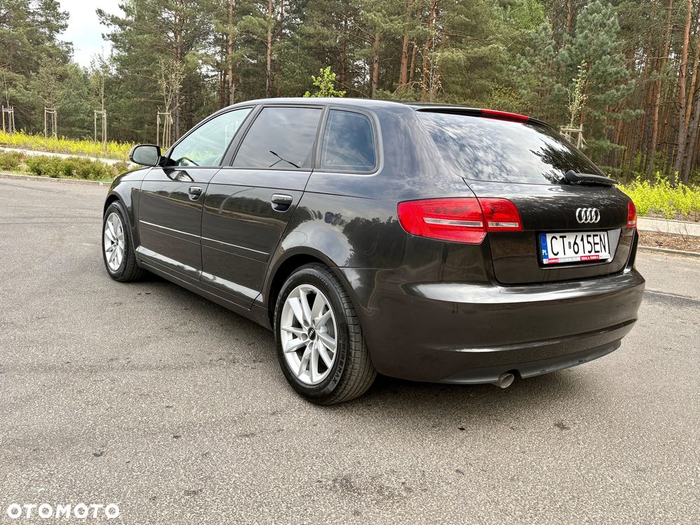 Audi A3 Sportback 1.6 TDI DPF Ambiente - 3