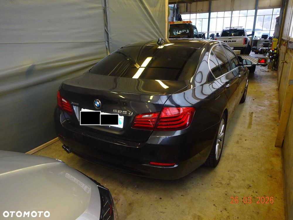BMW Seria 5 525d Luxury Line - 2