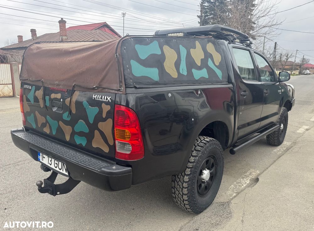 Toyota Hilux 4x4 Double Cab - 12