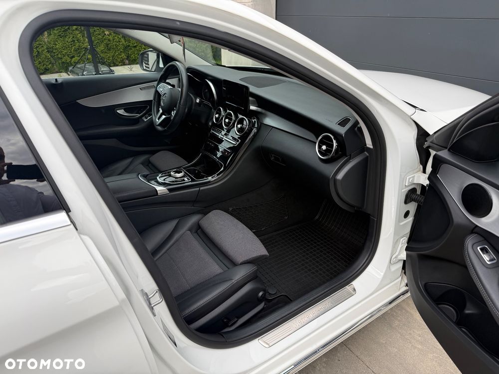 Mercedes-Benz Klasa C 220 d 9G-TRONIC - 15