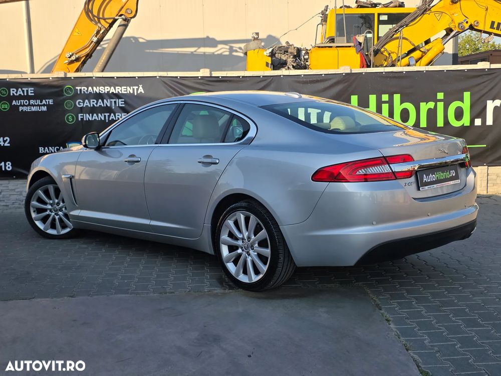 Jaguar XF 2.2D Premium Luxury - 7