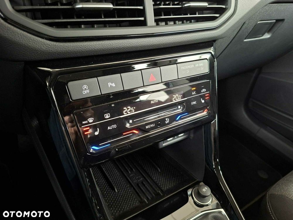 Volkswagen T-Cross - 19