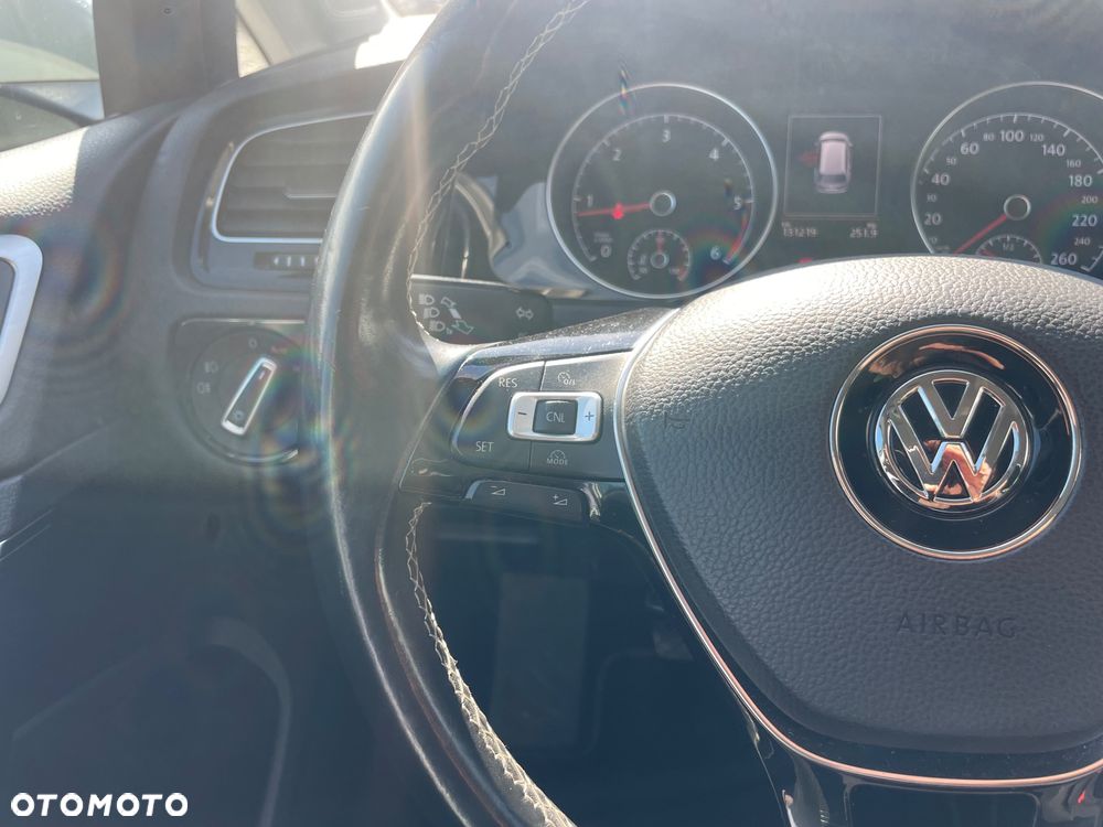 Volkswagen Golf 1.6 TDI BlueMotion Technology Cup - 25