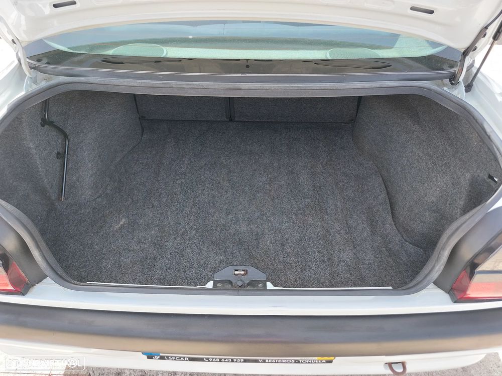 Renault 19 1.4 RTi - 25