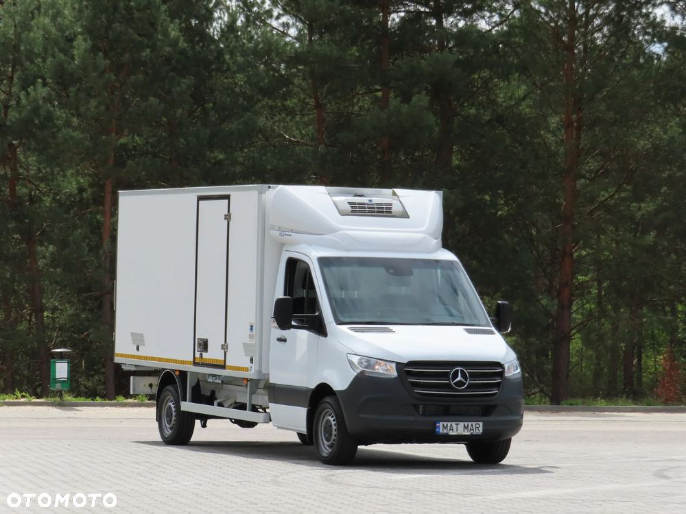 Mercedes-Benz Sprinter 317 CDI 170 KM Chłodnia -32 st.C 8.E.Palet IGLOOCAR 4230 mm Boczne Drzwi, Agregat Thermo King V200 MAX, Rozstaw Osi 4325 mm, Ładowność 910 Kg, GWARANCJA FABRYCZNA,  Stan Wizualny I Techniczny NOWY Tak Jak Z Taśmy Produkcyjnej Gotowy Dostępny OKAZJA POLECAM - 2