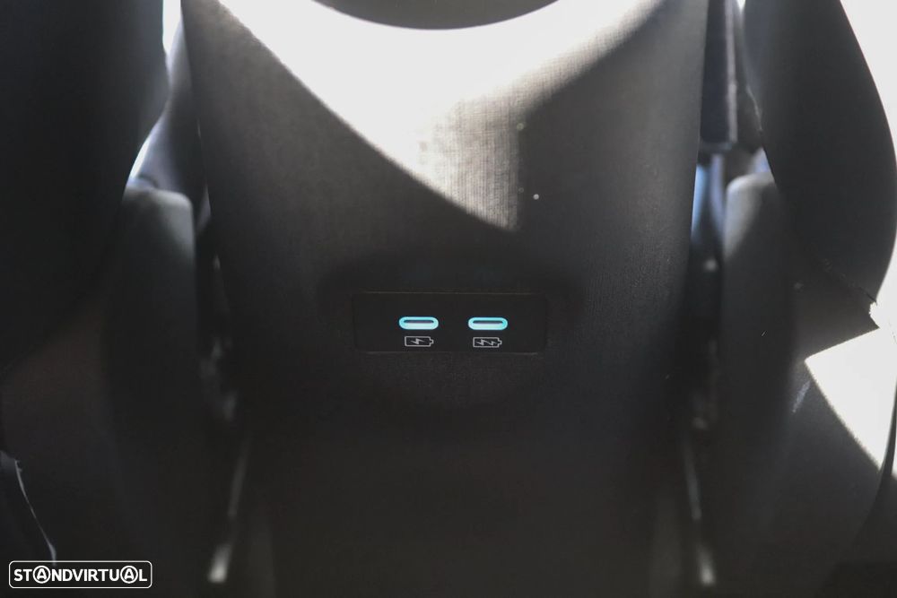 BYD Dolphin 60.4 kWh Design - 26