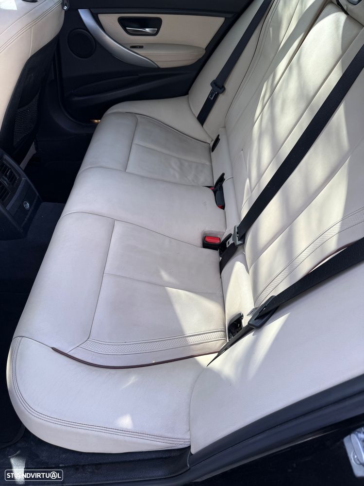 BMW 320 d Auto Pack M - 23