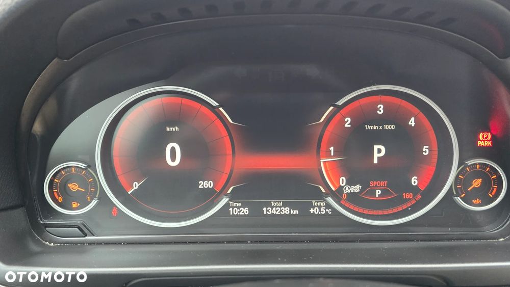 BMW Seria 5 520d xDrive - 14