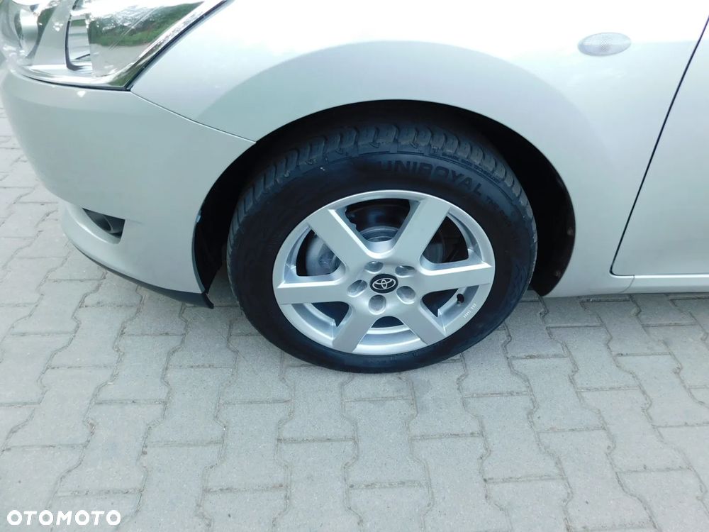 Toyota Auris 1.6 VVT-i Executive - 9