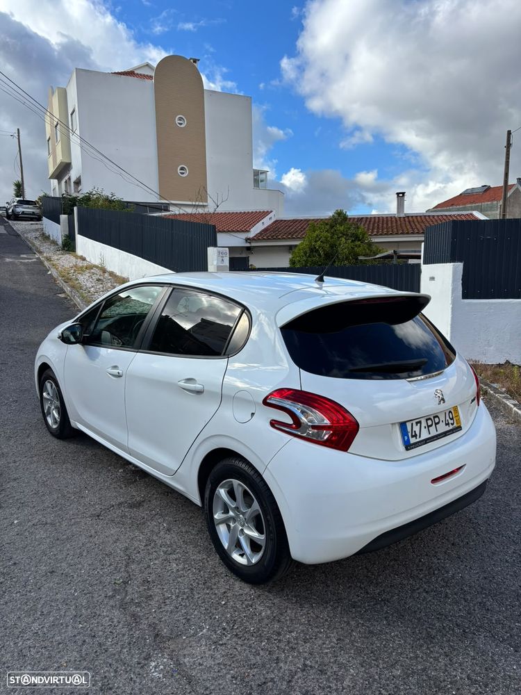 Peugeot 208 1.4 HDi - 10
