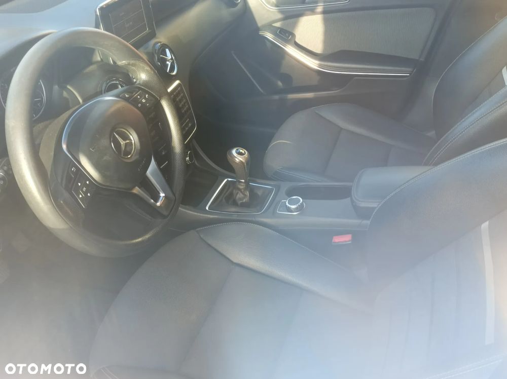 Mercedes-Benz Klasa A 180 CDI (BlueEFFICIENCY) - 9