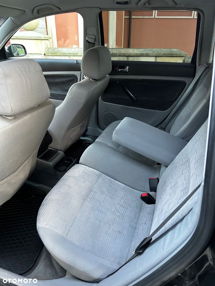 Volkswagen Passat 1.9 TDI - 10