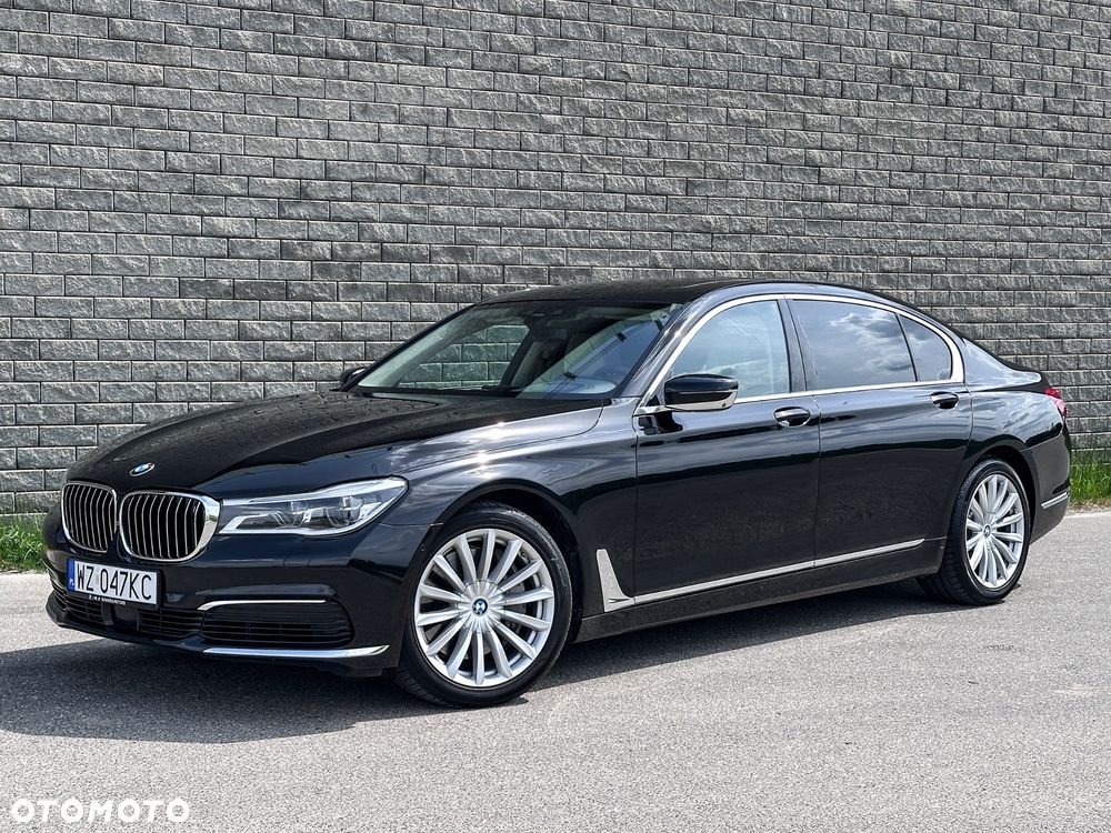 BMW Seria 7 750Li - 1