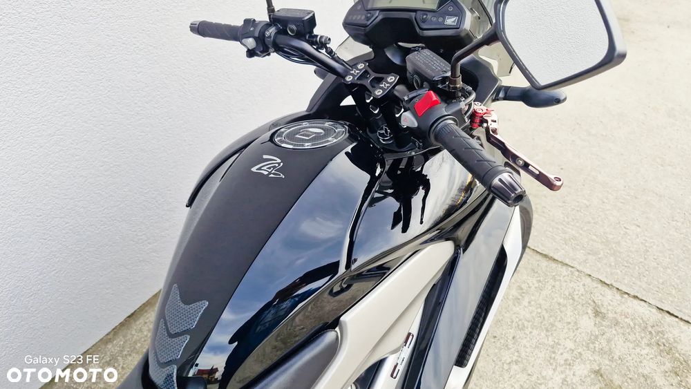 Honda VFR - 32