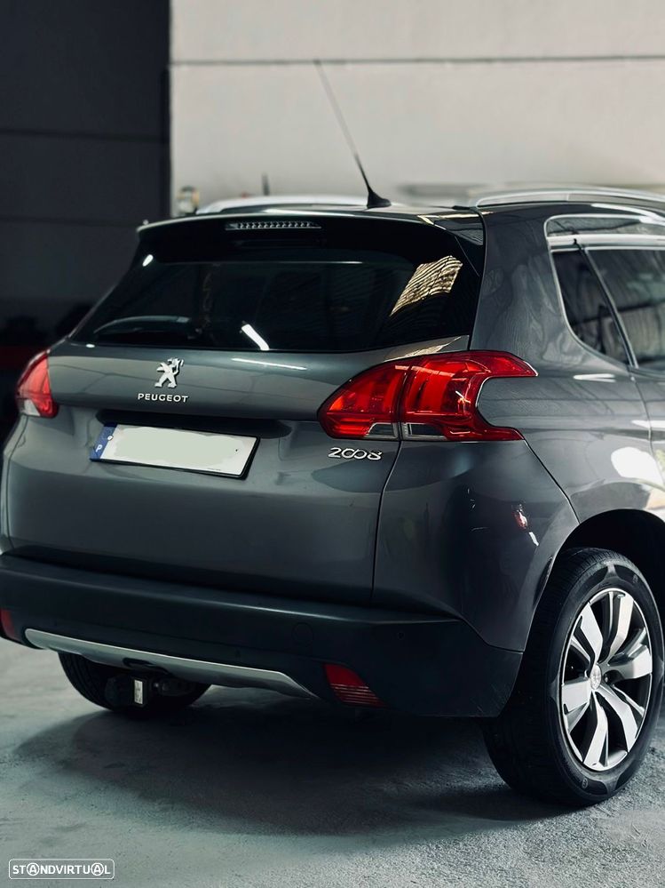Peugeot 2008 1.2 PureTech Style - 4