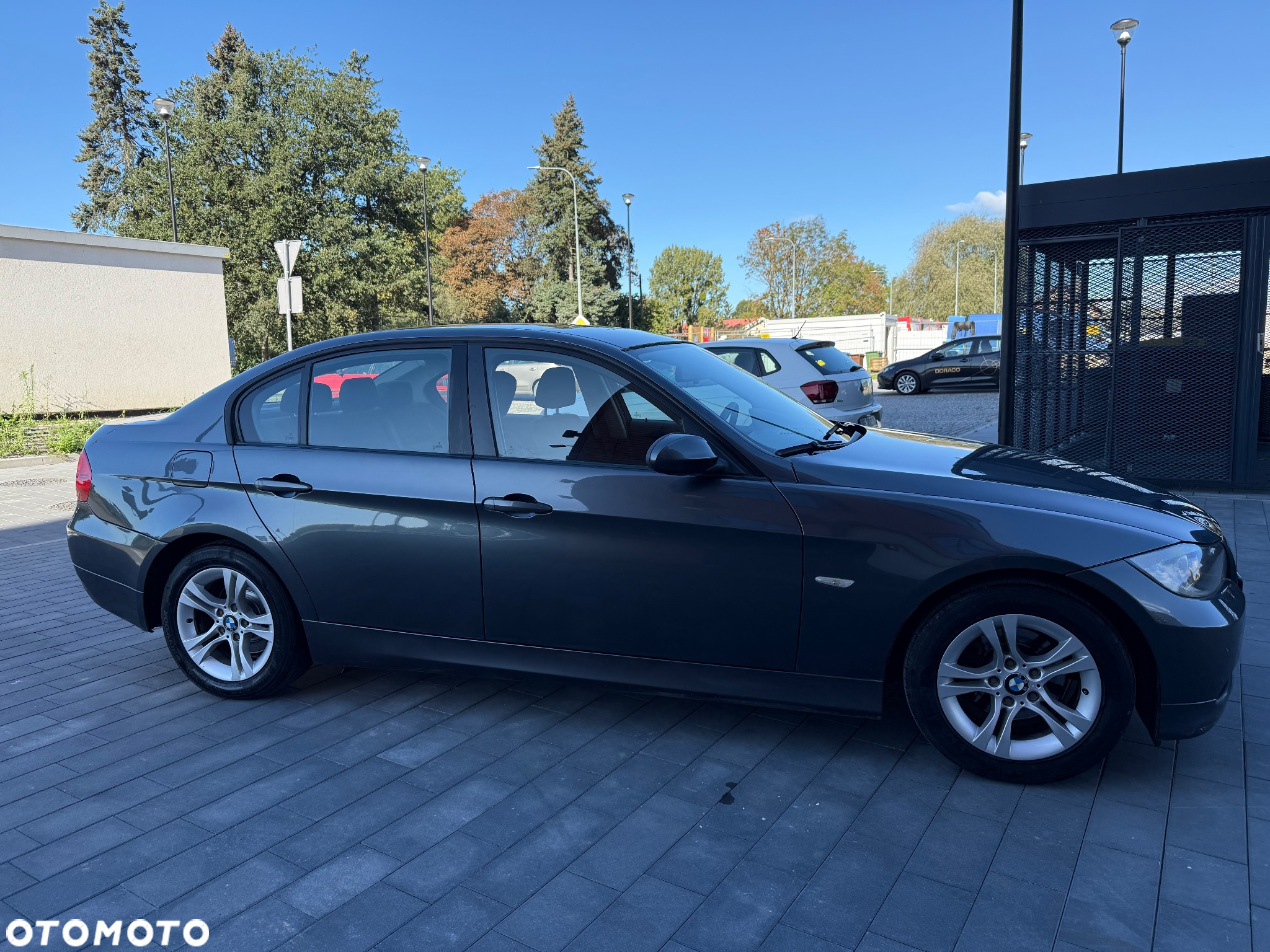 BMW Seria 3 318d - 26