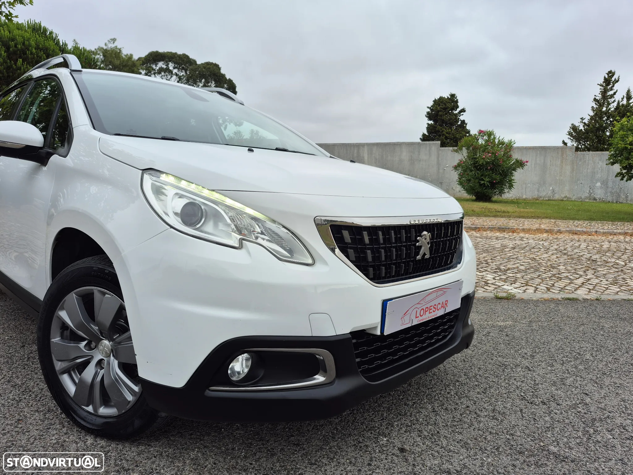 Peugeot 2008 1.2 PureTech Style - 3