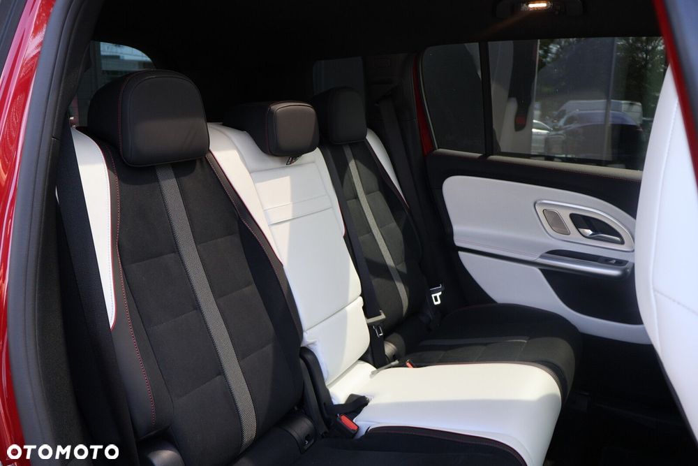 Mercedes-Benz GLB - 21