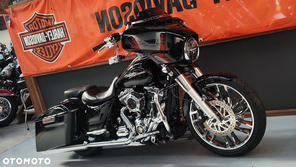 Harley-Davidson Touring Street Glide - 3