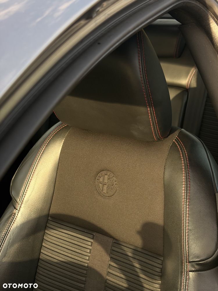 Alfa Romeo Giulietta 2.0 JTDM Distinctive - 9