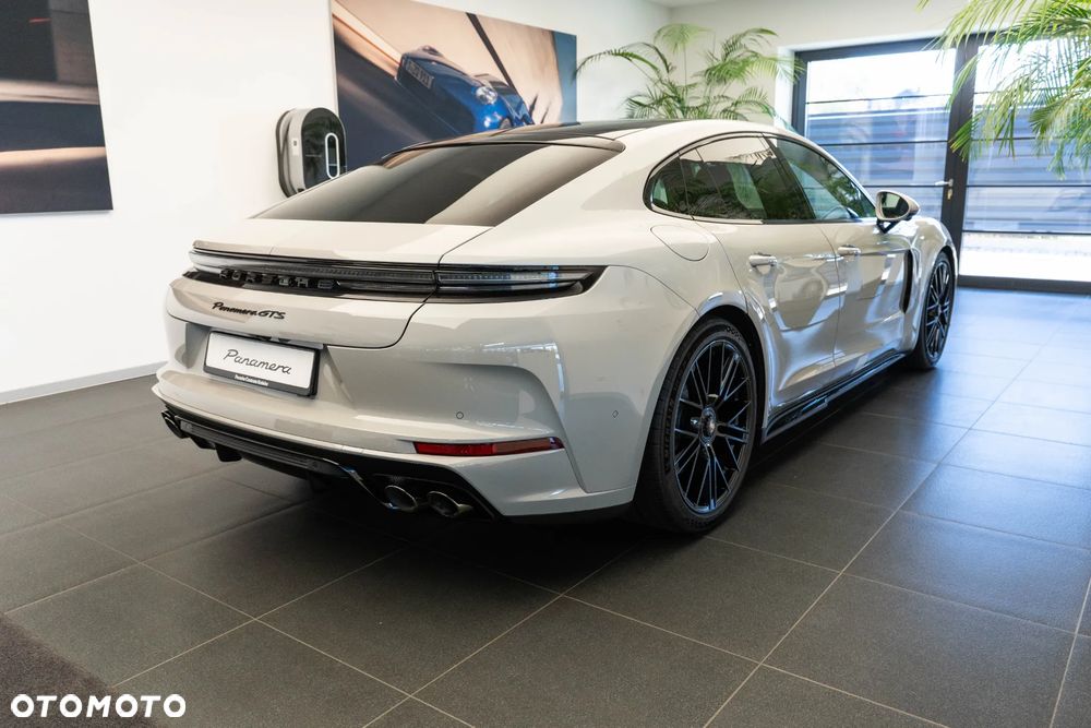Porsche Panamera GTS - 4