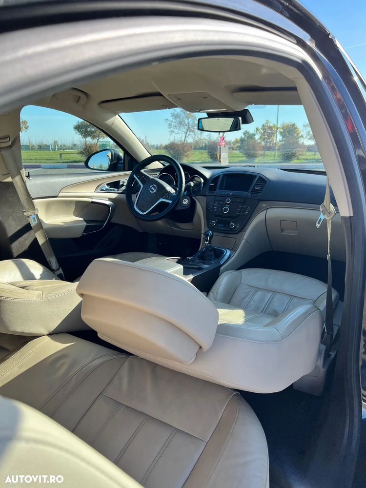 Opel Insignia 2.0 CDTI - 9