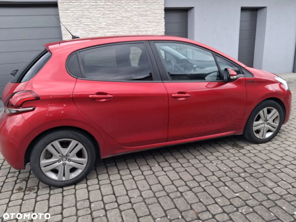 Peugeot 208 1.2 PureTech GPF Signature S&S - 4