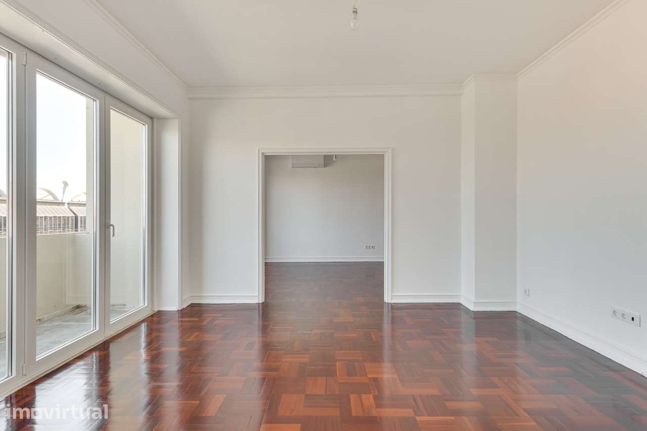 Apartamento T4 na Avenida da República - Grande imagem: 4/45